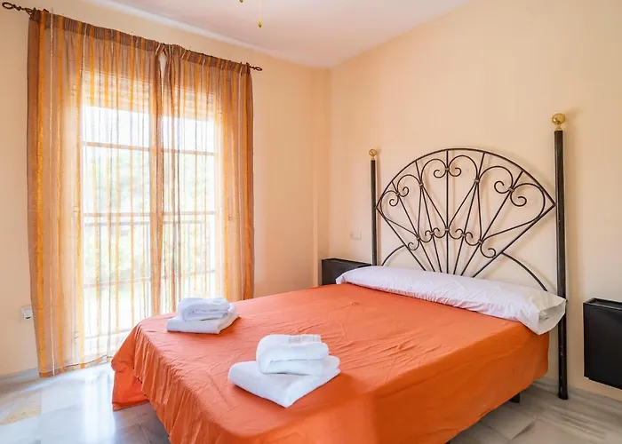 2 Bedroom Gorgeous In מאלגה